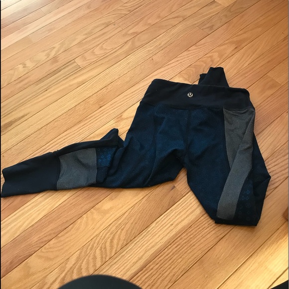 Lulu lemon navy leggings - Picture 3 of 4